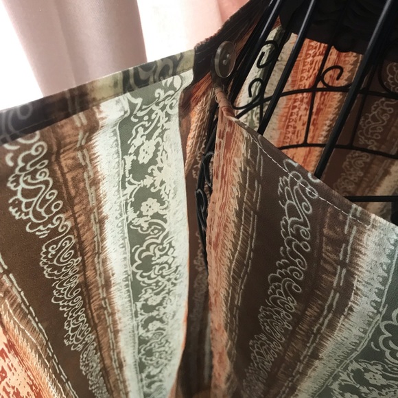 Patterned Wrap Skirt - Picture 4 of 4